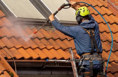 Démoussage et hydrofuge de toiture au Castéra